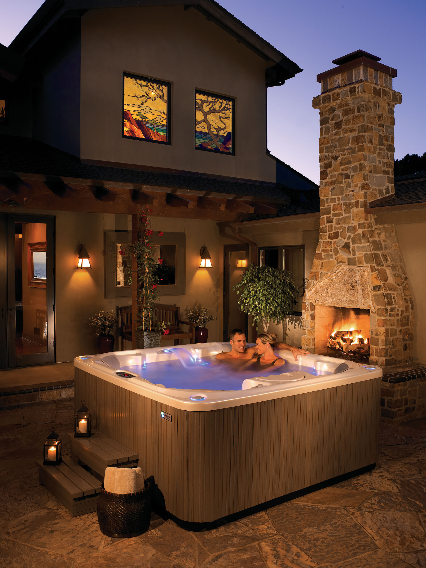 Hot Spring Limelight Pulse 7 Person Hot Tub